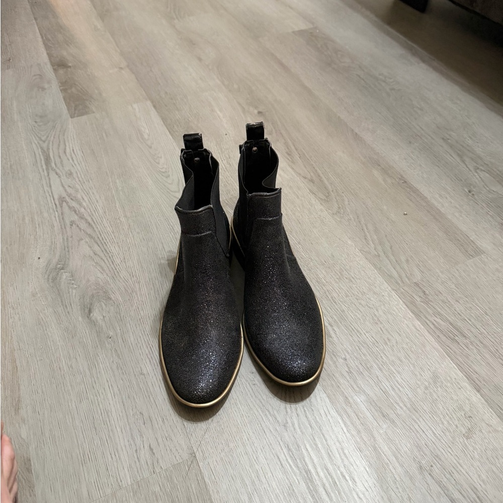 Kate Spade Size 8 Sedgewick glitter booties.